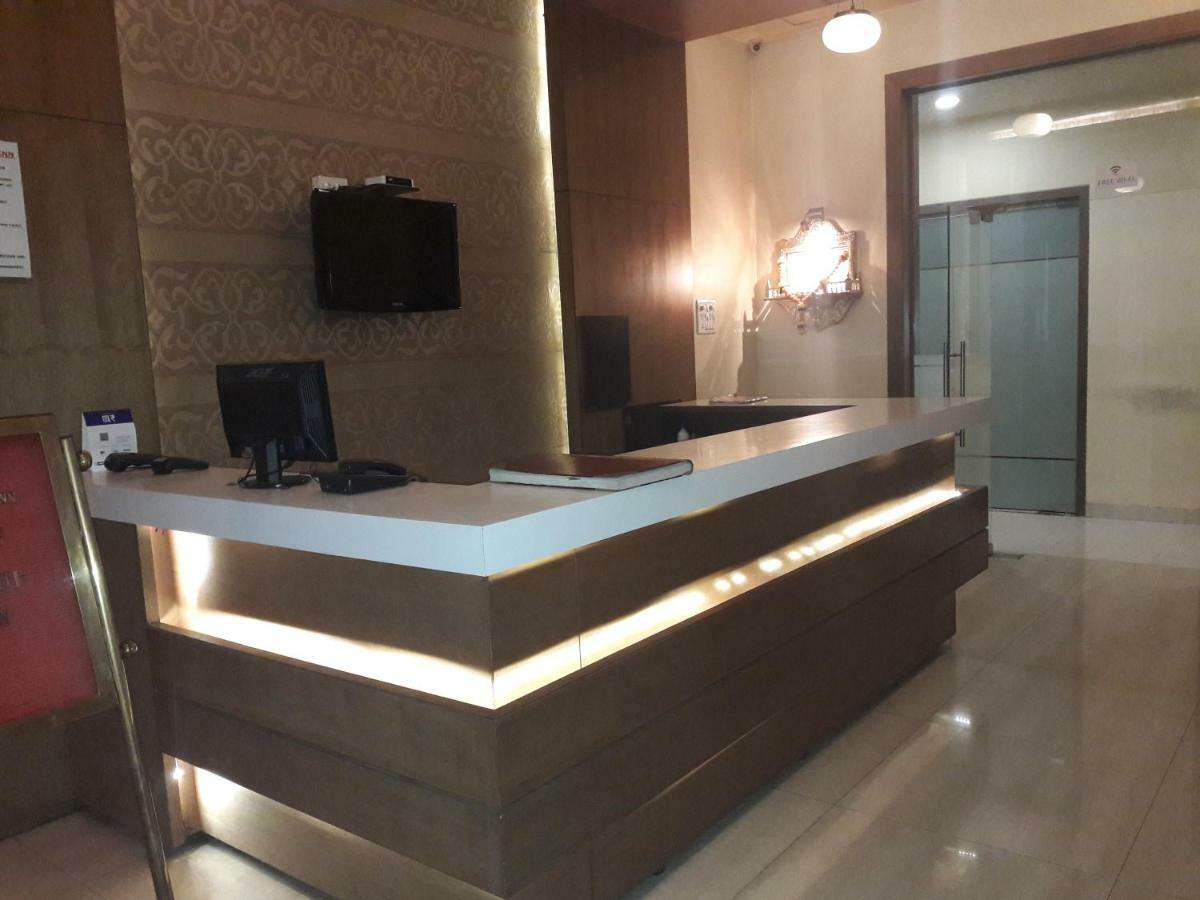 Hotel Western Inn Vasai Exterior photo